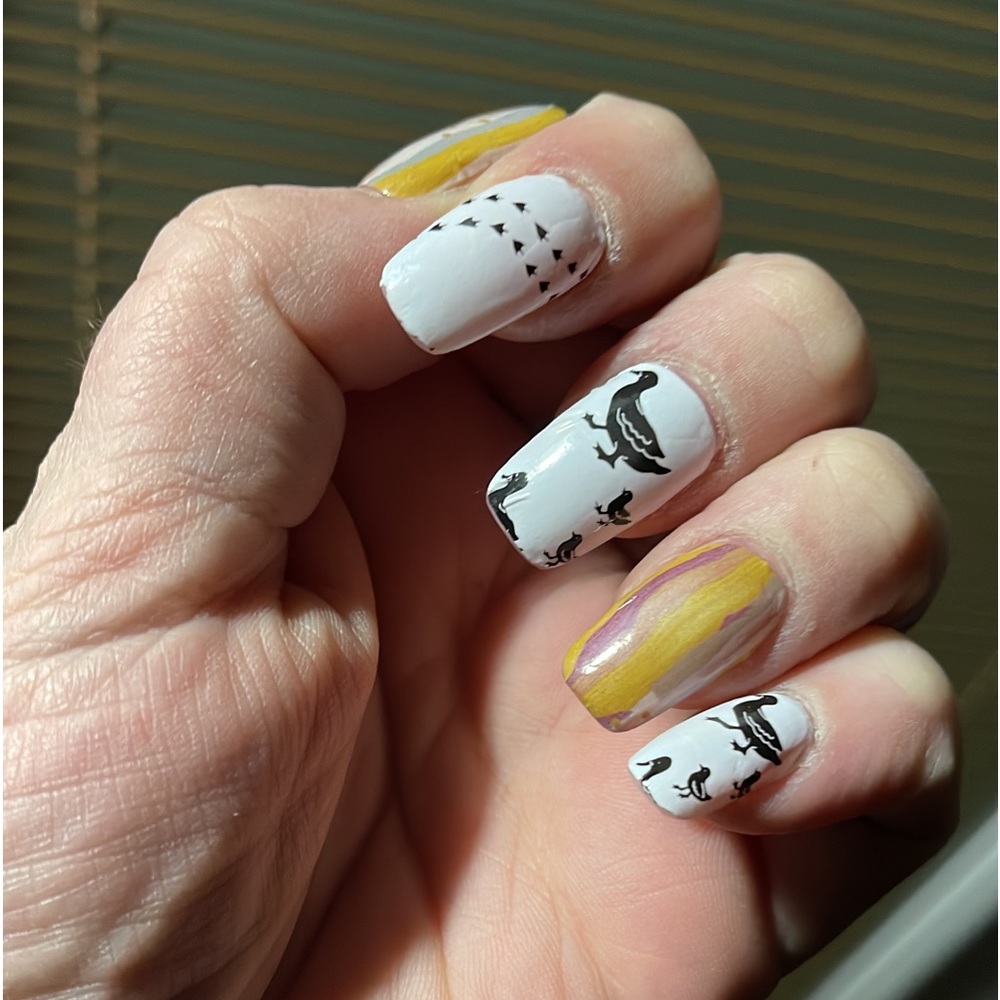 Trail of Ducks nail wraps